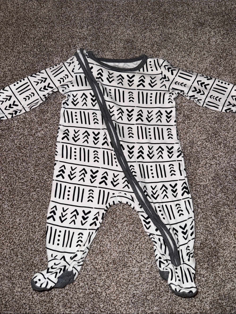 🏖️ 10 items for $20☀️ Lamaze Black & White Geometric Footed One-Piece